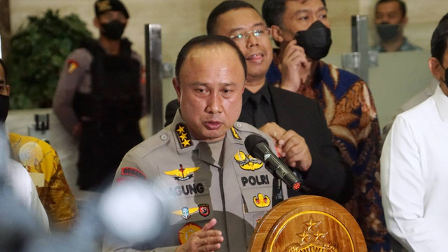 Irwasum Polri Komjen Pol Agung Budi Maryoto saat melakukan konpers terkait kasus Ferdy Sambo, Jumat (19/8/2022). Foto: Iqbal Firdaus/kumparan