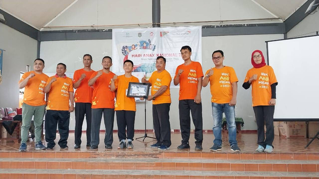 Forum Anak Daerah menyampaikan 9 poin suara anak Sekadau kepada Pemkab Sekadau. Foto: Dina Mariana/Hi!Pontianak