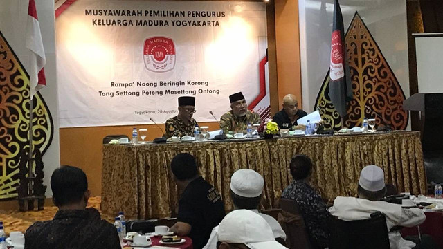 Jalannya Musyawarah Pemilihan Pengurus Keluarga Madura Yogyakarta di Hotel Ros In Yogyakarta, Sabtu (20/8). Foto: Widi Erha Pradana