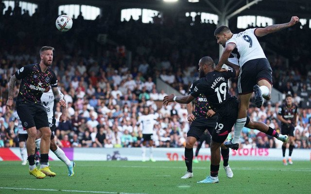 Pertandingan Fulham vs Brentford di Liga Inggris 2022/23. Foto: Twitter/@premierleague