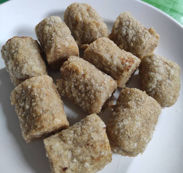 Pempek ikan sarden khas Palembang. Foto: Istimewa