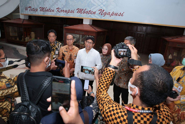 Menteri Desa, Pembangunan Daerah Tertinggal, dan Transmigrasi Abdul Halim Iskandar di Gedung Gradhika Bhakti Praja Kantor Gubernur Jateng, Semarang pada Sabtu (20/8/2022). Foto: Dok. Didi Humas Kemendesa
