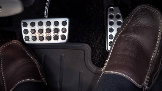 Ilustrasi cara setir mobil matic. Foto: Shutterstock