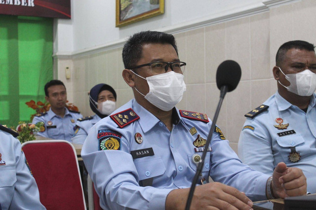 Kalapas Jember Hasan Basri bersama jajarannya mengikuti sosialisasi UU no 22 Tahun 2022