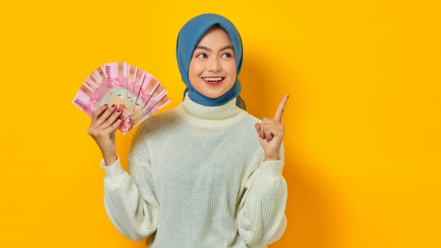 Ilustrasi uang. Foto: Bangun Stock Productions/Shutterstock