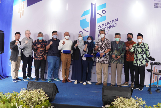Rumah Amal Salman memberikan penganugerahan kepada para inovator yang telah mendedikasikan ilmunya untuk masyarakat, Minggu 21 Agustus 2022.