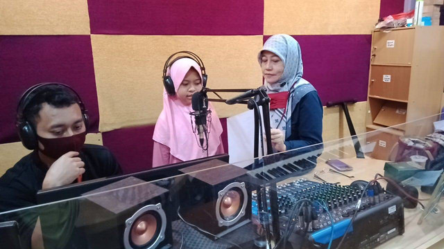 Rekaman lagu anak. Sumber: Koleksi pribadi
