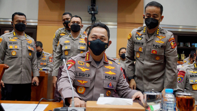 Kapolri Jenderal Listyo Sigit Prabowo saat bersiap untuk rapat bersama Komisi III DPR RI, di Gedung DPR, Jakarta, Rabu (24/8/2022). Foto: Jamal Ramadhan/kumparan