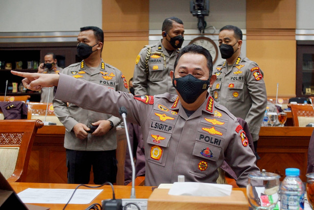 Kapolri Jenderal Listyo Sigit Prabowo saat bersiap untuk rapat bersama Komisi III DPR RI, di Gedung DPR, Jakarta, Rabu (24/8/2022). Foto: Jamal Ramadhan/kumparan