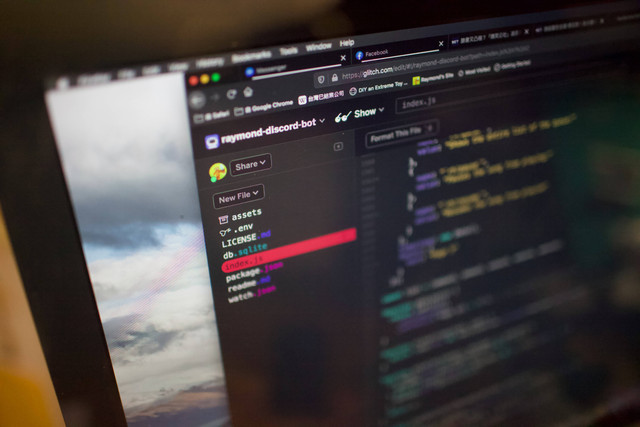 Ilsutrasi emulator iOS. Foto: Raymond Hsu/unsplash