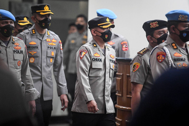 Sejumlah saksi dari sidang Komisi Kode Etik Polri (KKEP) atas mantan Kadiv Propam Polri Irjen Ferdy Sambo saat akan menjalani pemeriksaan di Gedung Transnational Crime Center (TNCC) Divisi Propam Mabes Polri, Jakarta, Kamis (25/8/2022). Foto: M Risyal Hidayat/ANTARA FOTO