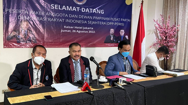 Jumpa pers temuan perbedaan hasil autopsi Brigadir Yosua di Hotel Kaisar, Jakarta Selatan, Jumat (26/8). Foto: Jonathan Devin/kumparan