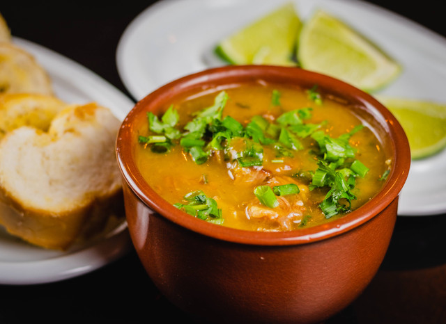 Rekomendasi Tempat Makan Coto Enak di Makassar, Foto: Unsplash/Marlon Alves