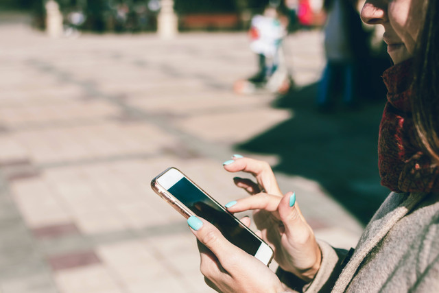 Ilustrasi Cara Mengganti Default Browser Xiaomi, sumber foto: (Artem Beliaikin) by unsplash.com