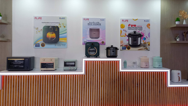Rangkaian produk airfryer Flife. Foto: Monika Febriana/kumparan