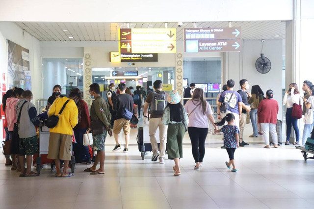 Ilustrasi penumpang pesawat di bandara AP I. Foto: Dok. Angkasa Pura 1