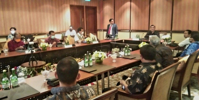 Pertemuan Satgas Penanganan PMK Provinsi Bali bersama Menteri Koordinator Bidang Kemaritiman dan Investasi (Menko Marves) Luhut B. Pandjaitan di Nusa Dua, Selasa 30 Agustus 2022.