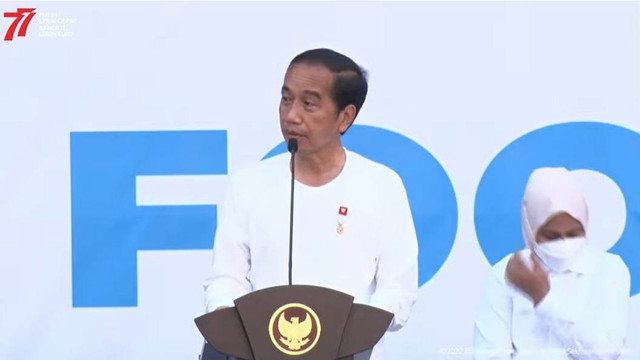 Presiden Jokowi di acara Peluncuran Papua Football Academy di Stadion Lukas Enembe, Kabupaten Jayapura, Rabu (31/8/2022). Foto: Youtube/Sekretariat Presiden