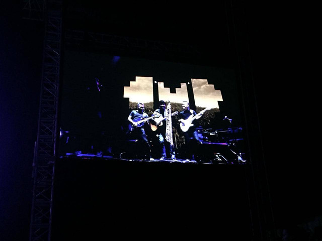 Aksi panggung Glenn Fredly di Love Fest 2020, Sabtu (22/2). Foto: Giovanni/kumparan.