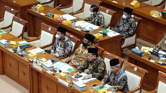 Menteri Agama RI, Yaqut Cholil Qoumas dalam Rapat Evaluasi Haji di Ruang Sidang Komisi VIII, Jakarta, Rabu (31/8/2022). Foto: Zamachsyari/kumparan