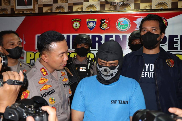 Tampang Ketua Yayasan Pendidikan di Banjarnegara, Jawa Tengah bernisial SAW alias JS (32) pelaku pencabulan 7 santri laki-laki. Foto: Dok. Istimewa
