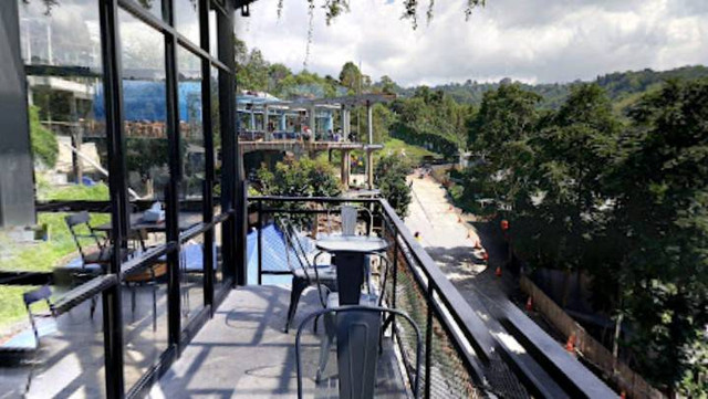 Cafe dengan playground di Bandung (dago bakery punclut), foto: google street view