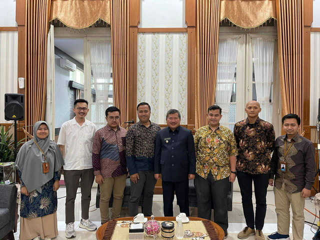 IA ITB Jabar dan Rumah Amal sedang berkunjung ke Garut. (Dok, Rumah Amal Salman) 