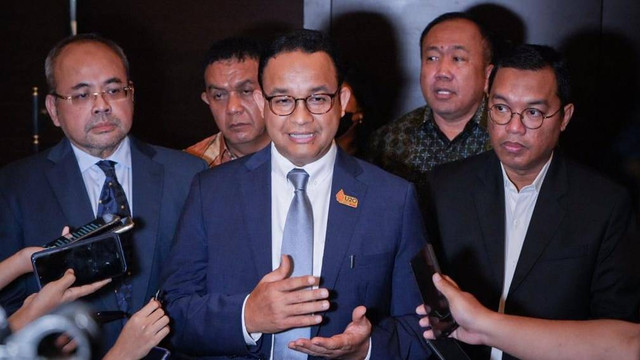 Gubernur DKI Jakarta Anies Baswedan usai menyaksikan penandatangan MoU antara PT Transportasi Jakarta (Transjakarta) dan PT Jasa Sarana, di Fairmont Hotel, Jakarta Pusat, Rabu (31/8/2022). Foto: Humas TransJakarta