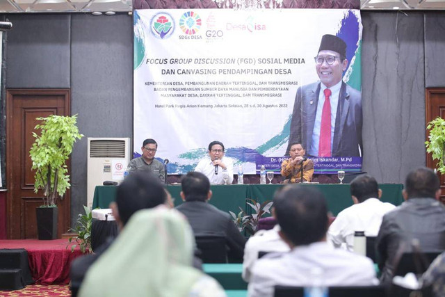 Mendes PDTT Abdul Halim Iskandar menjadi narasumber kegiatan Focus Group Discussion (FGD) Sosial Media dan Canvasing Pendampingan Desa, Pada Selasa 30/08/22.
 Foto: Kemendes PDTT