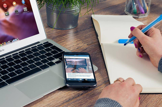 Ilustrasi Cara Membersihkan Speaker iPhone. (Foto: Firmbee by https://pixabay.com/id/)