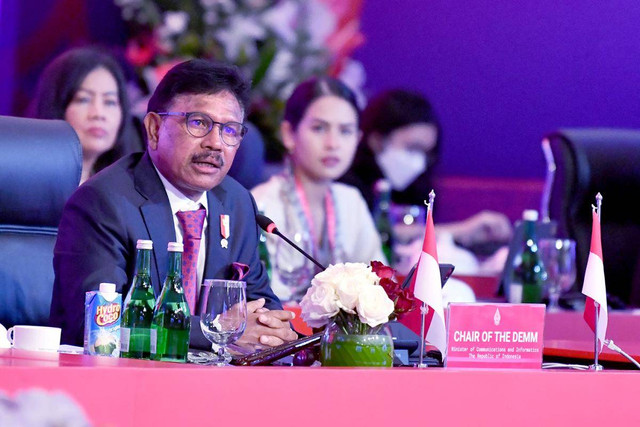Menkominfo Johnny G plate saat membuka Digital Economy Ministers Meeting (DEMM) di Ballroom Hotel Mulia Nusa Dua, Badung, Bali, Kamis (1/9/2022). Foto: Kominfo