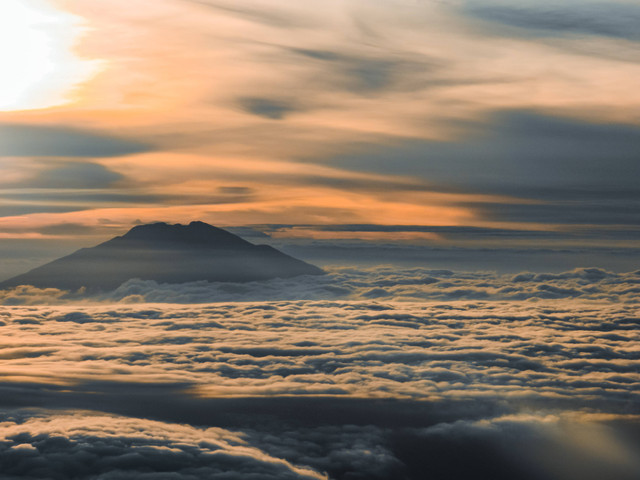 Tips Mendaki Gunung Kinabalu di Malaysia, Foto/Unsplash/Pranawa Capture