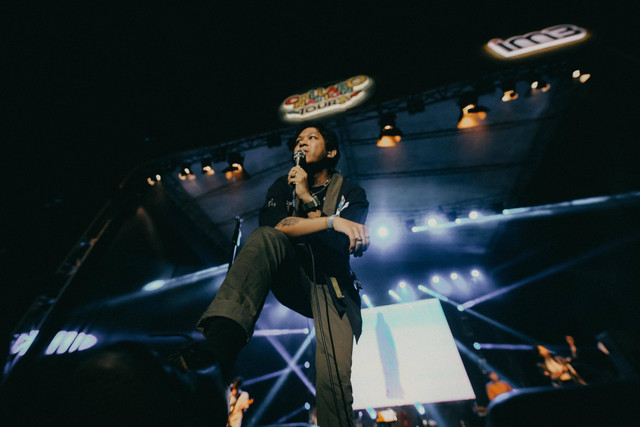 Penampilan Hindia di Collabonation Tour Pontianak. Foto: Dok. IM3