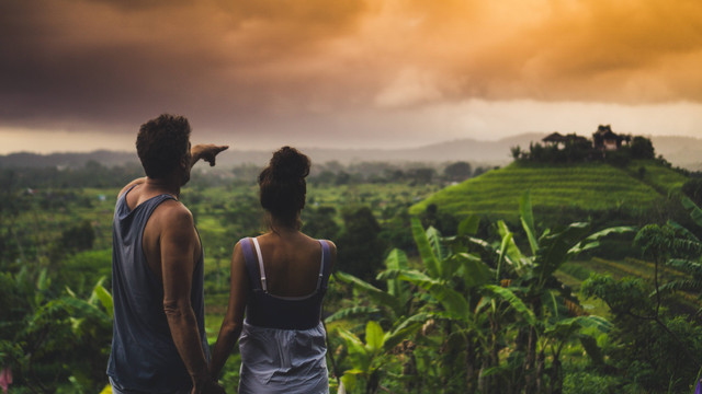 Ilustrasi Aturan Tempat Wisata yang Unik dan Perlu Diketahui saat Liburan (Foto Arty Unsplash.com)