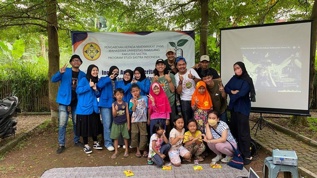 Lima Mahasiswa Sasindo Unpam Gelar Pengabdian Kepada Masyarakat di Kebun Baca Sumber gambar : Pkm's Galery