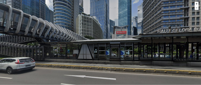 Halte Terdekat Hutan Kota GBK. Sumber: Google Street Views