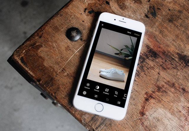 Ilustrasi mengedit foto dengan aplikasi penghapus background. Foto: Unsplash.com