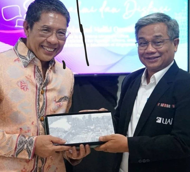 Bersama Menteri Pendidikan Singapura. Foto.Dok. UAI
