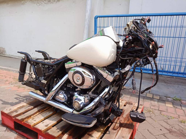 Wujud puluhan sepeda motor yang dilelang oleh negara dengan berbagai macam brand.
 Foto: Lelang Raya