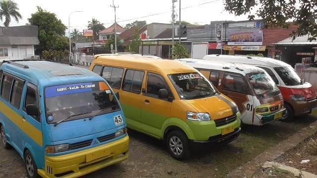 Angkot dan angdes di Kabupaten Sumedang, Jawa Barat. Foto: Diskominfo Sumedang