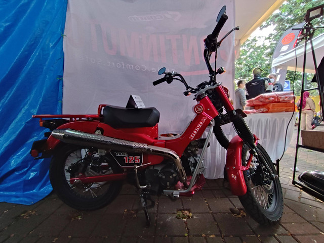 Replika Honda CT125 dengan Basis Honda Kharisma 125 buatan Batakastem. Foto: Rizki Fajar Novanto/kumparan