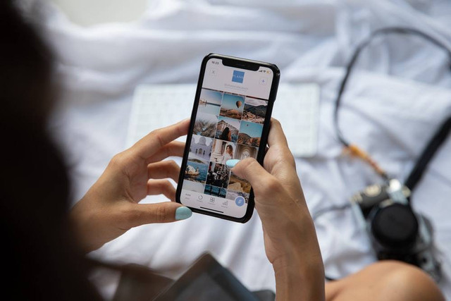 Ilustrasi mengedit menggunakan aplikasi foto jadi video. Foto: Unsplash.com
