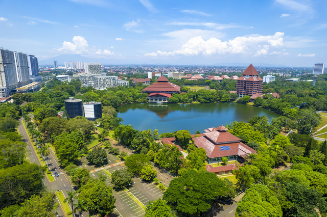 Halte Busway Terdekat dari UI Depok, Foto: Unsplash/Ammar Andiko