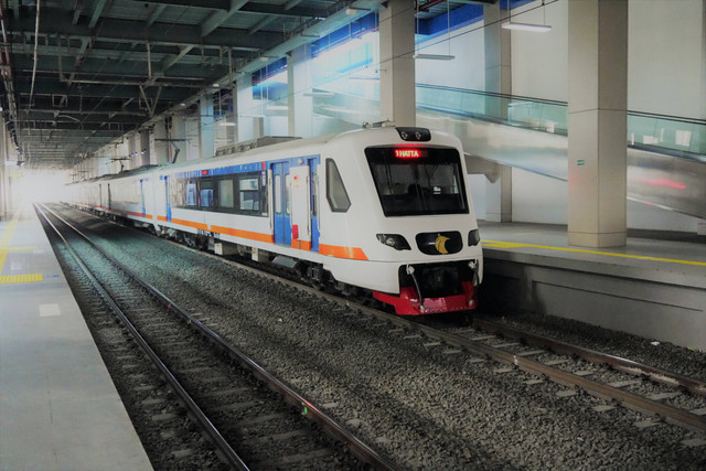 Ilustrasi stasiun terdekat wisma atlet kemayoran,Foto oleh sali lestari di Unsplash