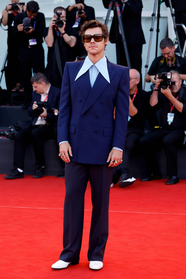 Harry Styles menghadiri karpet merah "Don't Worry Darling" di Festival Film Internasional Venesia ke-79 di Venesia, Italia, pada 5 September 2022. Foto: John Phillips/Getty Images