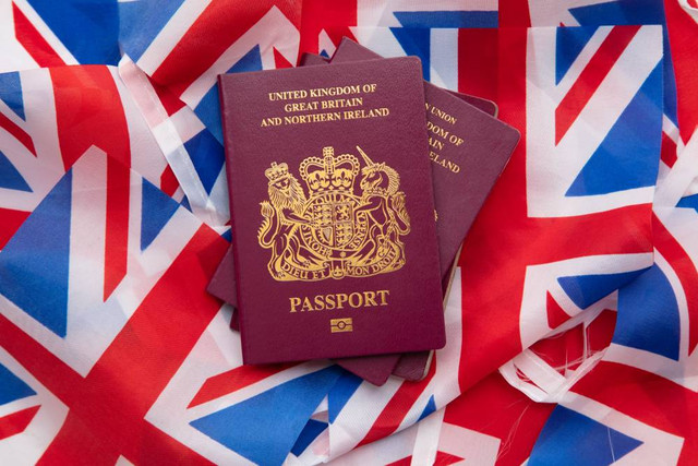 Paspor Inggris. Foto: Ink Drop/Shutterstock.