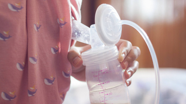 Ilustrasi memompa ASI. Foto: best time photos/Shutterstock