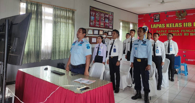 http://lapasbatang.kemenkumham.go.id/berita-utama/penutupan-latihan-dasar-cpns-lapas-batang-kanwil-kemenkumham-jateng-masuk-16-besar-pada-gelombang-pertama