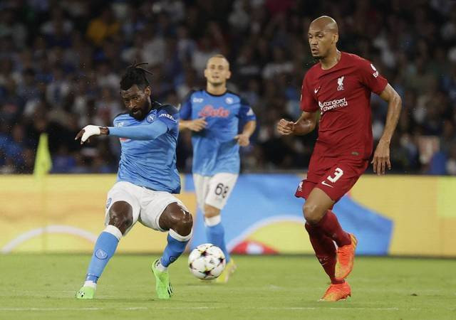 Ilustrasi aplikasi streaming bola. Foto: Ciro De Luca/Reuters