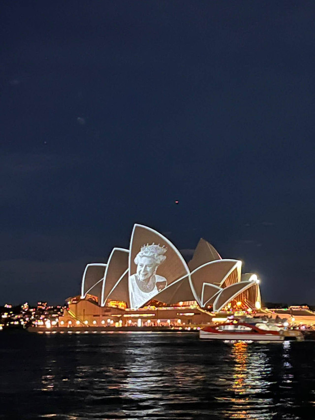 Opera House Sydney berduka. Foto: Bening/pembaca